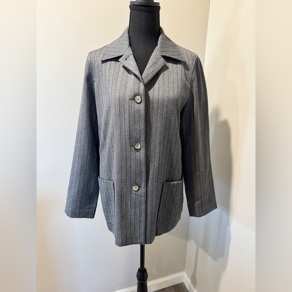 Harve Benard Charcoal Pinstripe Blazer Size 8 | 100% wool | Business Core |